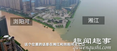7月11日,景象湖南长沙摄影师航拍时,拍到了湘江浏阳河交汇处呈“鸳鸯锅”的景象,浏阳河