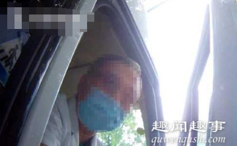 9月1日,不让杭州一私家车挡住救护车死活不让行,救护车上拉着刚做完手术的病人,医生急眼