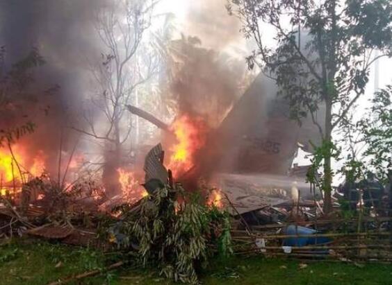 菲律宾军机坠毁致47死49伤 原因竟是这样实在太悲剧