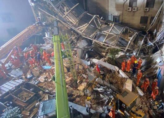 苏州酒店坍塌:8人遇难9人失联 究竟是坍塌怎么回事？