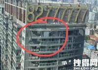 武汉一高楼外墙脱落砸中轿车致1死 原因竟是这样实在太意外