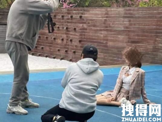 杭州小区裸背拍照网红道歉 原因竟是这样实在太无语了
