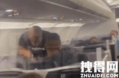 拳王泰森飞机上暴揍醉酒男 究竟是怎么回事？