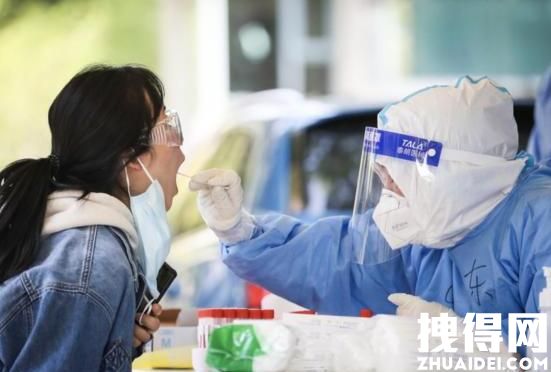 上海一小区因人手不足居民自采核酸 已安排对该小区进行重测