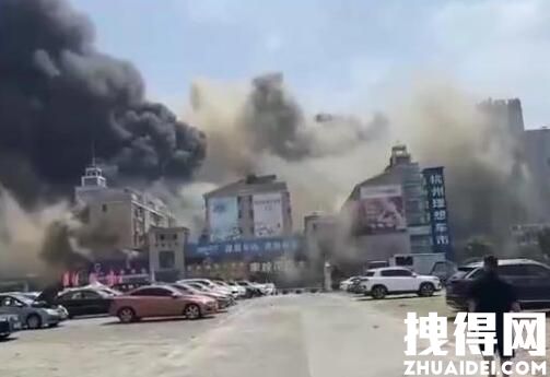 杭州一市场火灾致5伤 有人破窗逃生