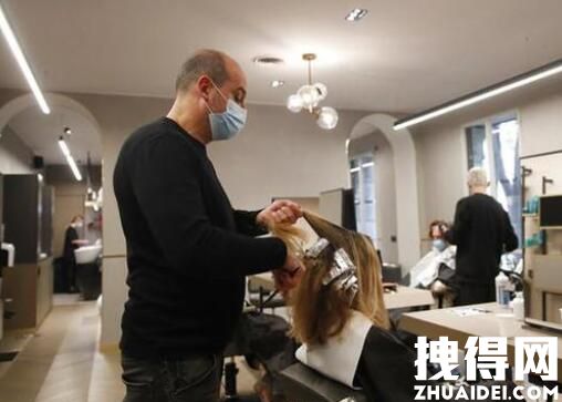 意大利有城市禁止理发店洗两遍头 原因竟是利有理发两遍这样实在太无奈了