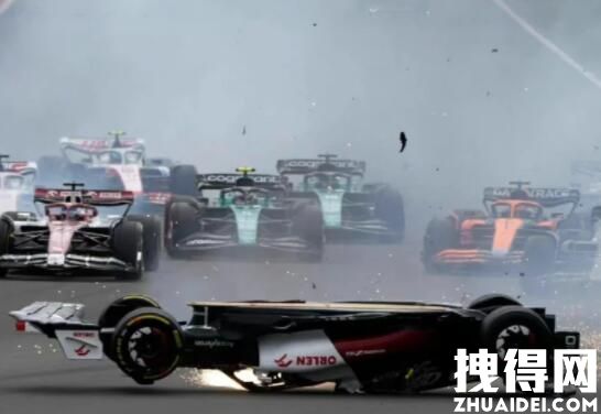 F1英国站周冠宇被撞翻车 究竟是怎么回事？