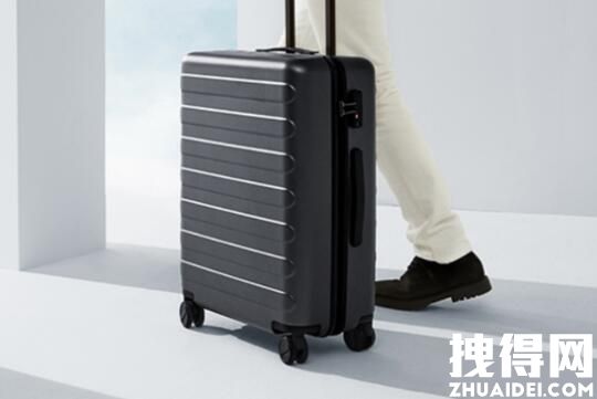 无人认领行李箱被当盲盒售卖 究竟是怎么回事？