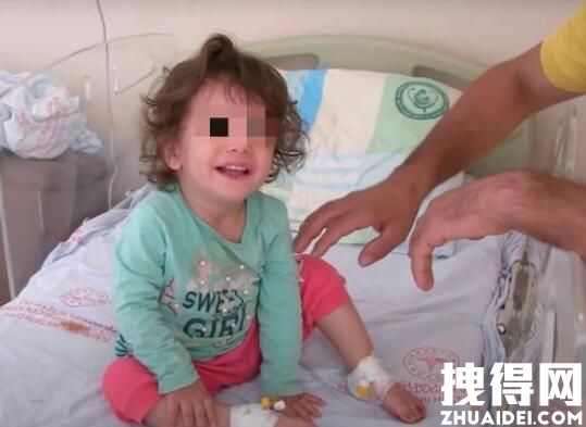 土耳其2岁女童遭蛇咬后咬死蛇 内幕曝光简直太意外了