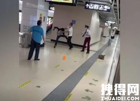 武汉一男子乘地铁不戴口罩被殴打 内幕曝光简直太意外了