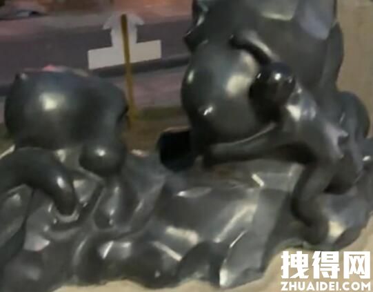 上海一商业广场雕塑被指性暗示 内幕曝光简直太意外了
