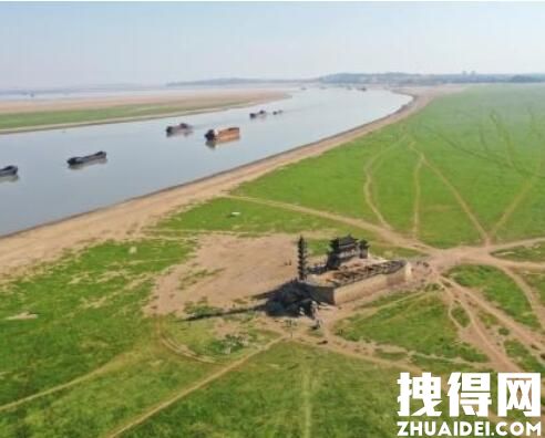 江西鄱阳湖千年石岛“水落墩出” 究竟是怎么回事？