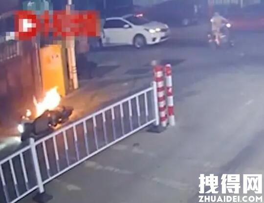 16岁女生54秒扑灭起火摩托车 背后真相实在让人惊愕