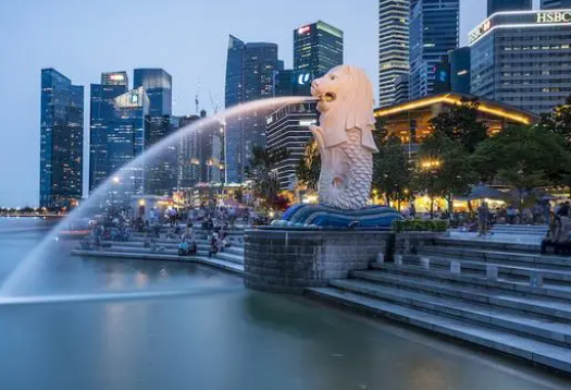 防疫转向一年半后 新加坡怎么样了？