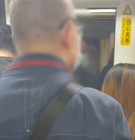 上海地铁一男子摸女乘客隐私部位 背后真相实在让人惊愕