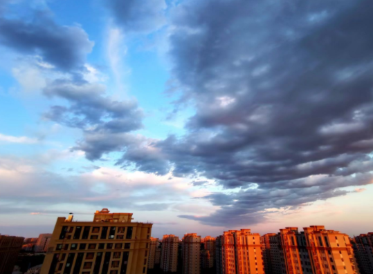 北京现橙粉晚霞 天空如油画 画面曝光简直太惊艳了