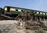 巴基斯坦火车脱轨已致至少30死 内幕曝光简直太意外了